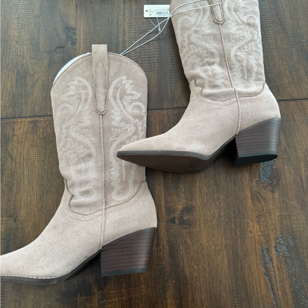 Altar'd State Western Faux Suede boots~Size 7~Greybeige - Picture 4 of 8